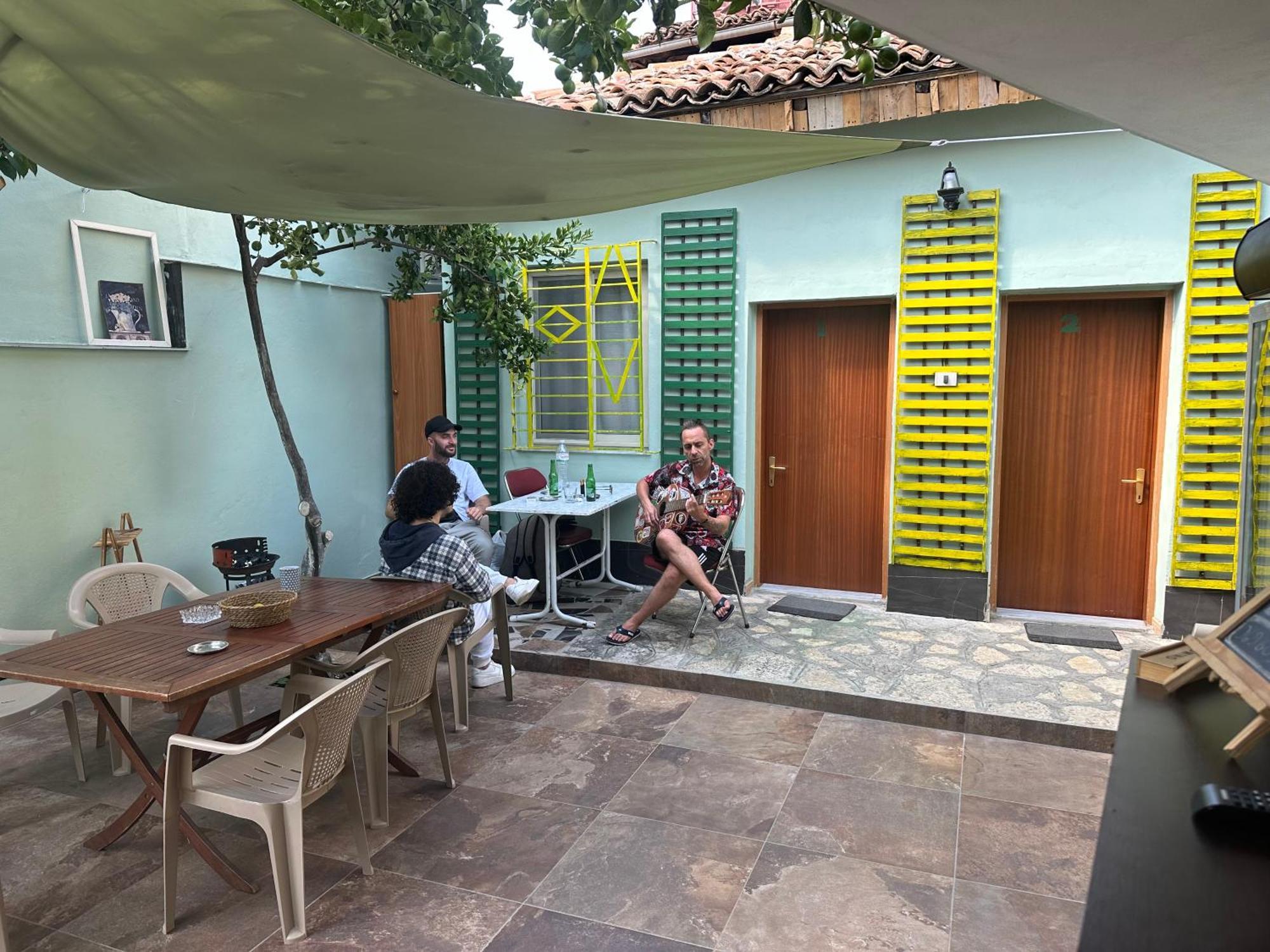 Tirana Lemon Breeze Hostel 외부 사진